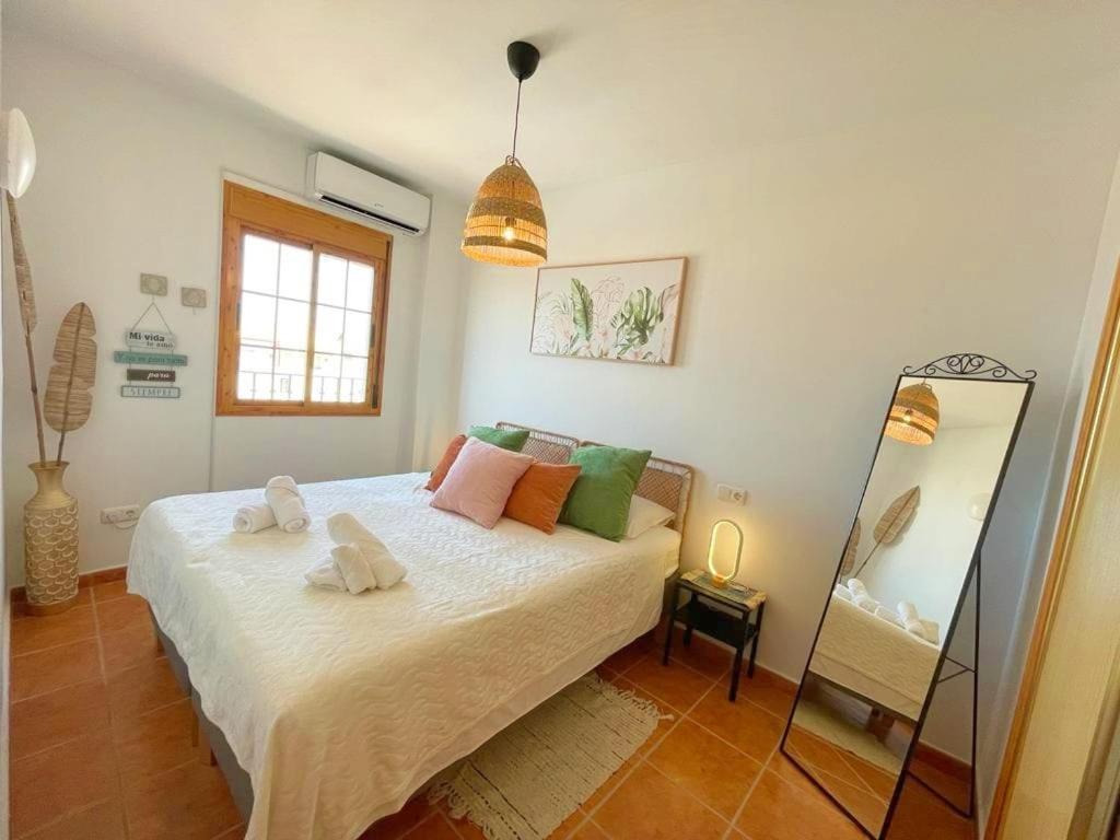 Modern, Bright And Comfortable Apartment With Shared Roof Terrace Канильяс-де-Асеитуно Экстерьер фото